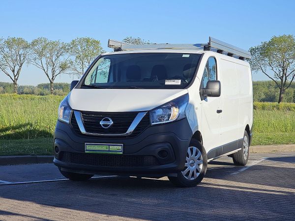 NISSAN - NV 300