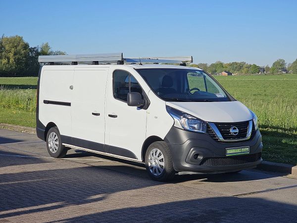 NISSAN - NV 300