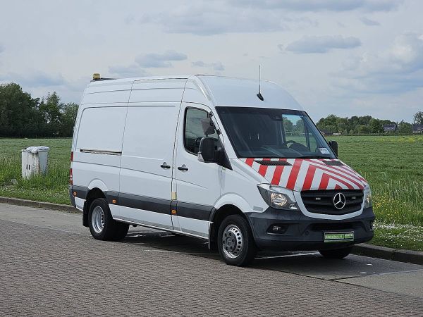 MERCEDES-BENZ - SPRINTER 519