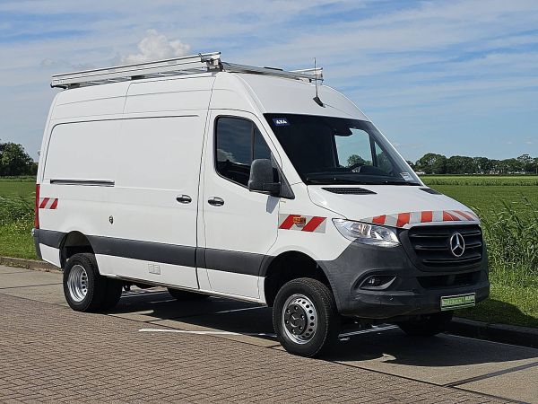 MERCEDES-BENZ - SPRINTER 516