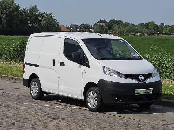 NISSAN - NV 200