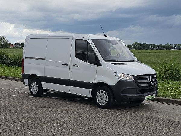 MERCEDES-BENZ - SPRINTER 211