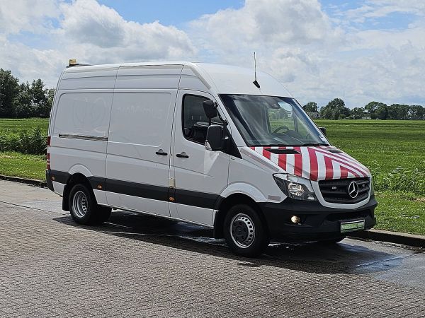 MERCEDES-BENZ - SPRINTER 519