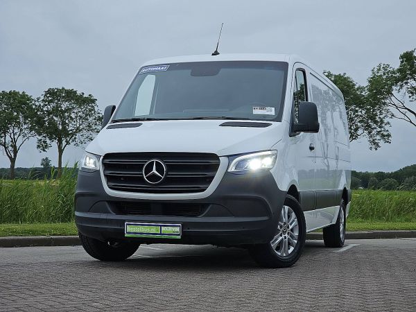 MERCEDES-BENZ - SPRINTER 319