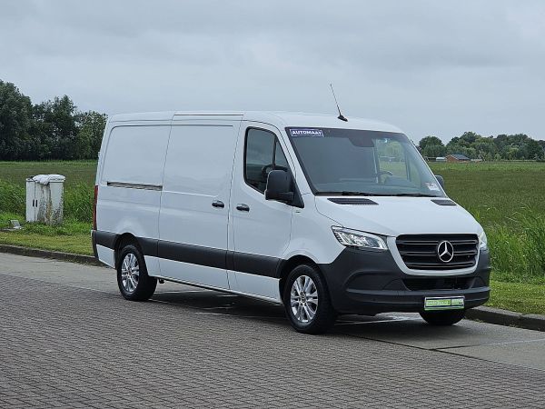 MERCEDES-BENZ - SPRINTER 319