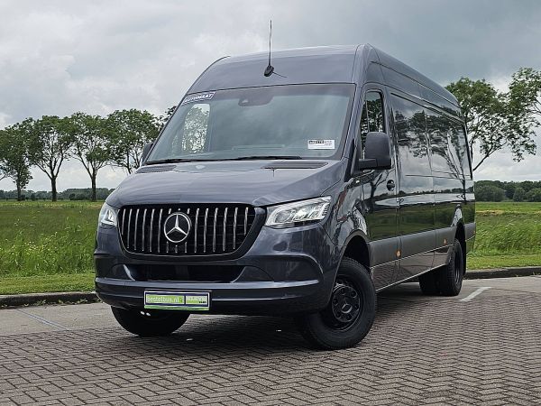 MERCEDES-BENZ - SPRINTER 519