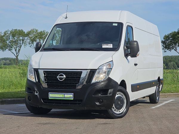 NISSAN - NV 400