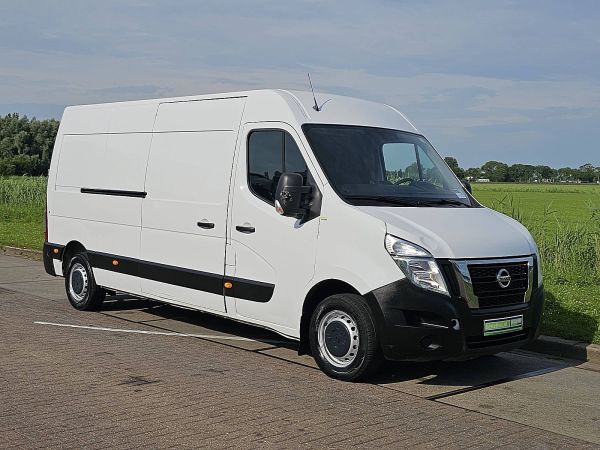 NISSAN - NV 400