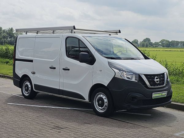 NISSAN - NV 300