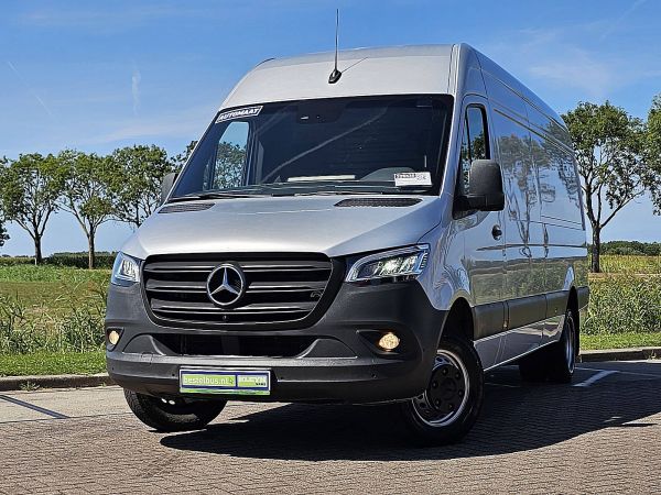 MERCEDES-BENZ - SPRINTER 519