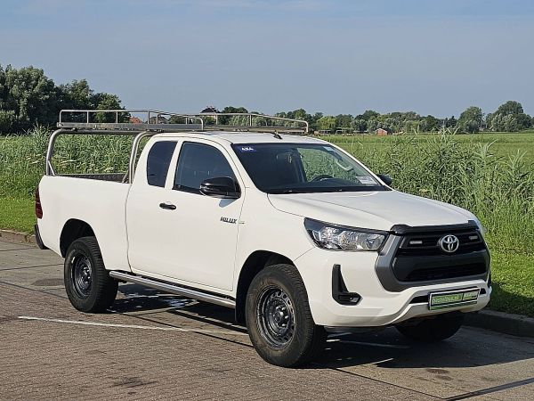 TOYOTA - HI-LUX 2.4