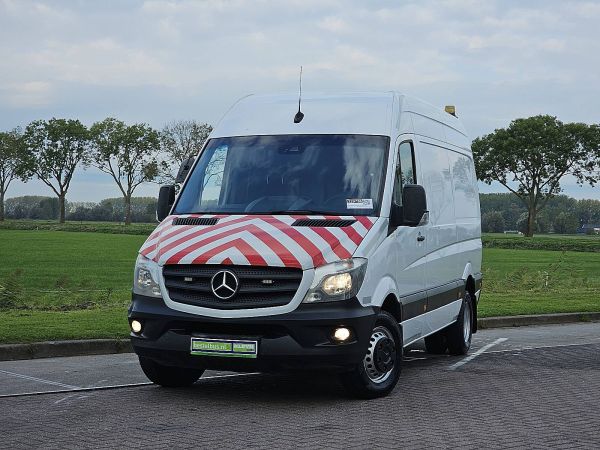MERCEDES-BENZ - SPRINTER 519