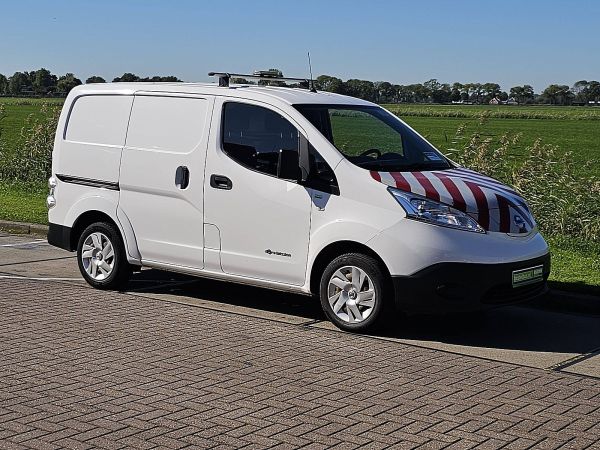 NISSAN - E-NV200