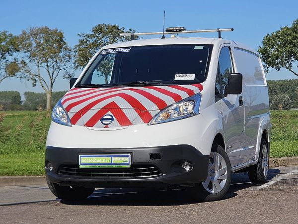 NISSAN - E-NV200