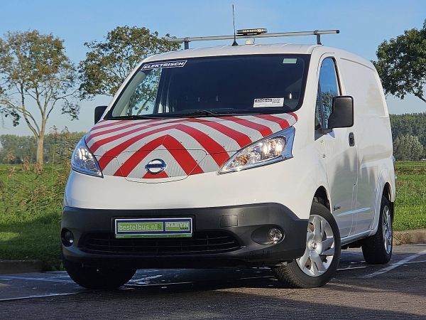 NISSAN - E-NV200