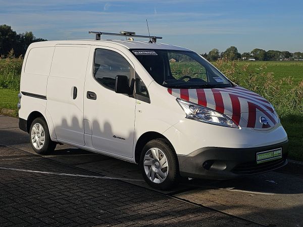 NISSAN - E-NV200