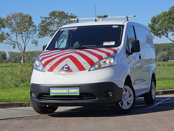 NISSAN - E-NV200