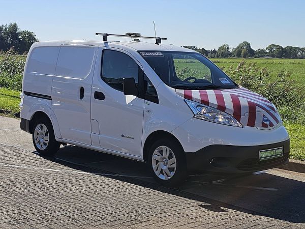 NISSAN - E-NV200