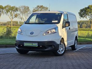 NISSAN - E-NV200