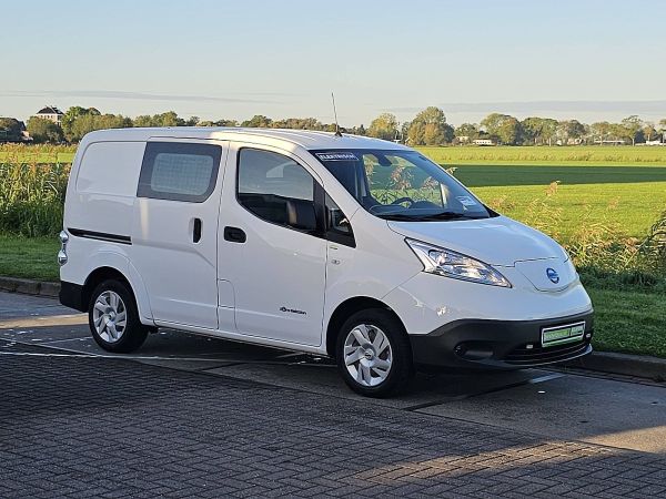 NISSAN - E-NV200