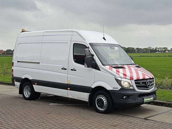 MERCEDES-BENZ - SPRINTER 519