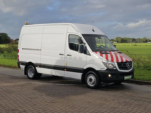 MERCEDES-BENZ - SPRINTER 519