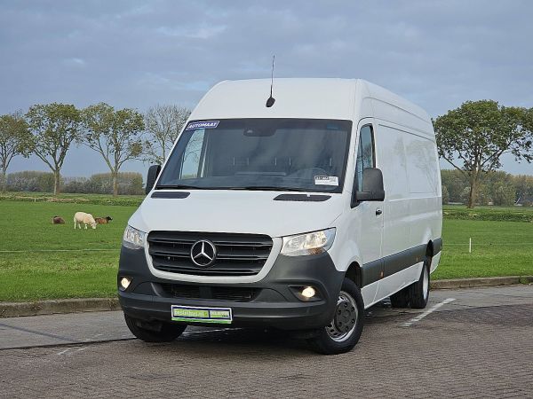 MERCEDES-BENZ - SPRINTER 519